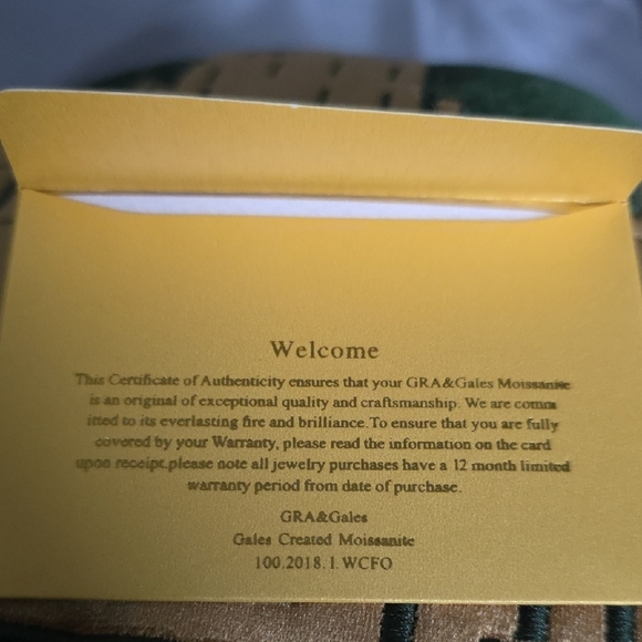 Elegant Silver Diamond Ring Size 9 - Picture 11 of 14